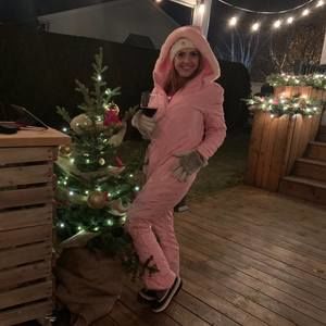 Meet your Posher, Claudia